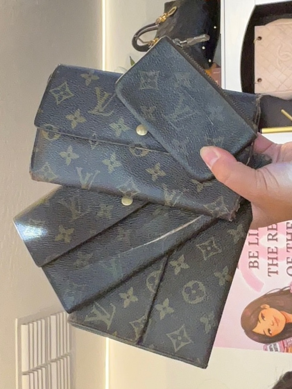 86. lv mono sold as is desc in live no cancel/returns